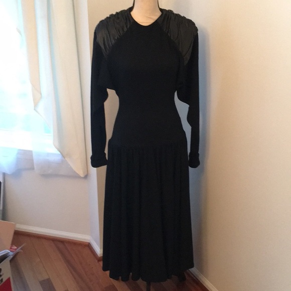 bonnie strauss Dresses & Skirts - Vintage size 6- wool and leather dress